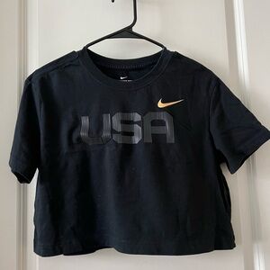 Nike Sportswear Women’s Cropped Tee Size Small - USA